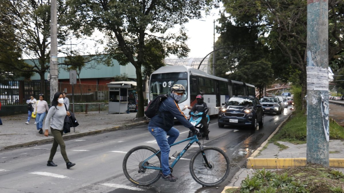 En Quito se analizan diferentes formas de movilidad para hacer la ciudad más ágil.
