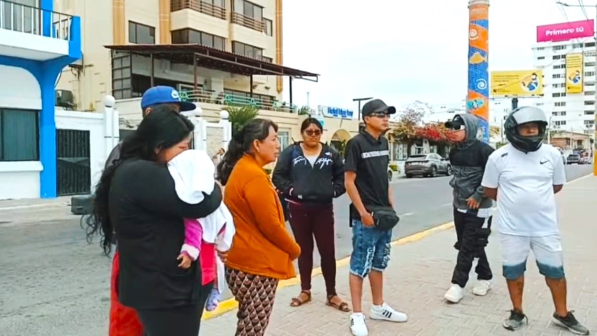 Salinas. Familiares de pescadores buscan información en la Capitanía.