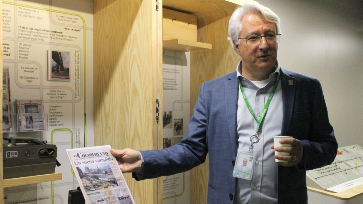 Gerente del Metro de Medellín. Ingeniero mecánico y de fabricación por la Universidad de Ciencias Aplicadas de Colonia, Alemania.