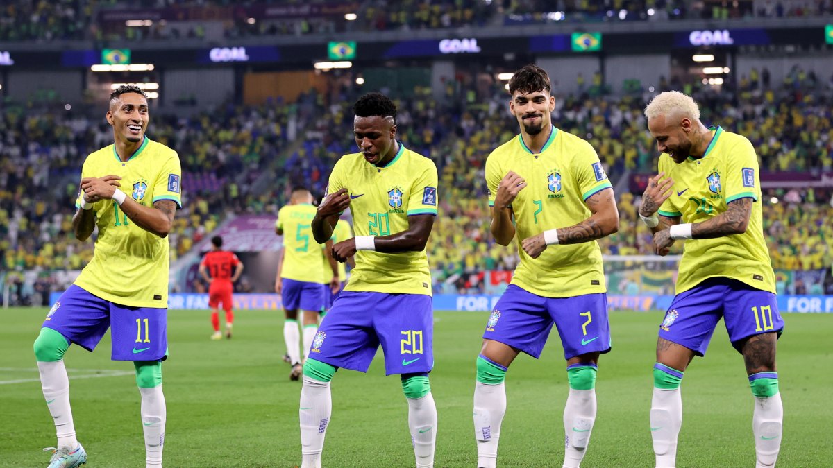 Vinicius Junior (segundo desde la izquierda) y Neymar (d) estarán con la selección auriverde.
