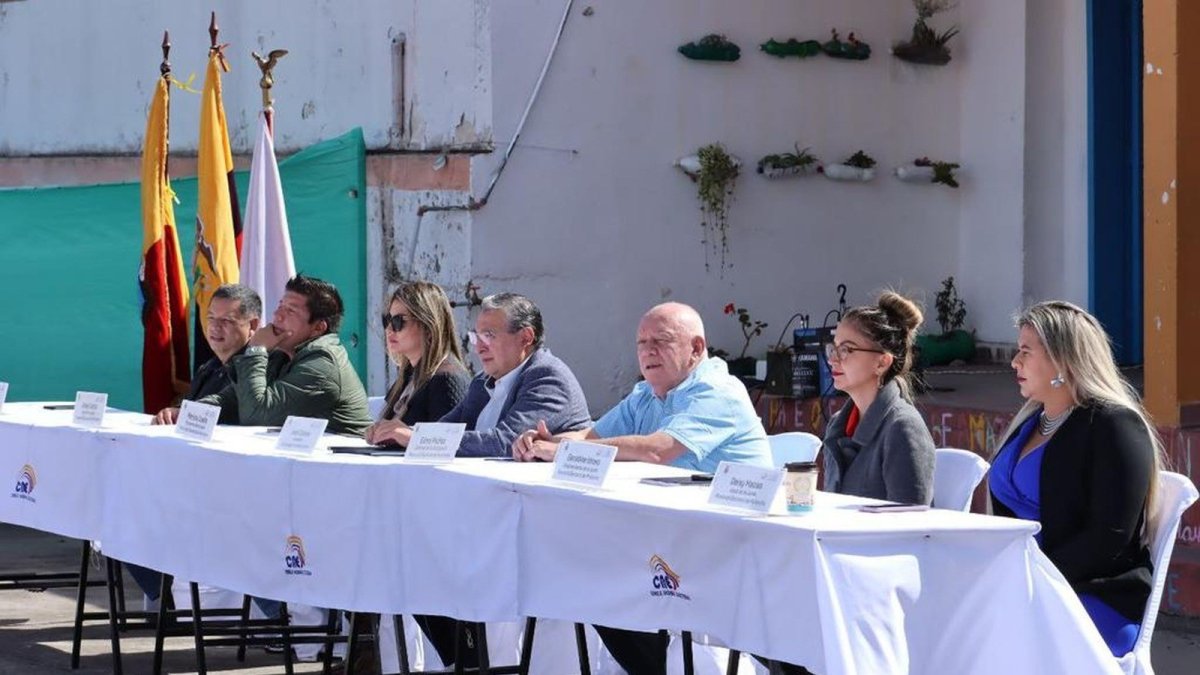 Comicios. Autoridades del Consejo Nacional Electoral (CNE) acudieron al noroccidente de Quito.