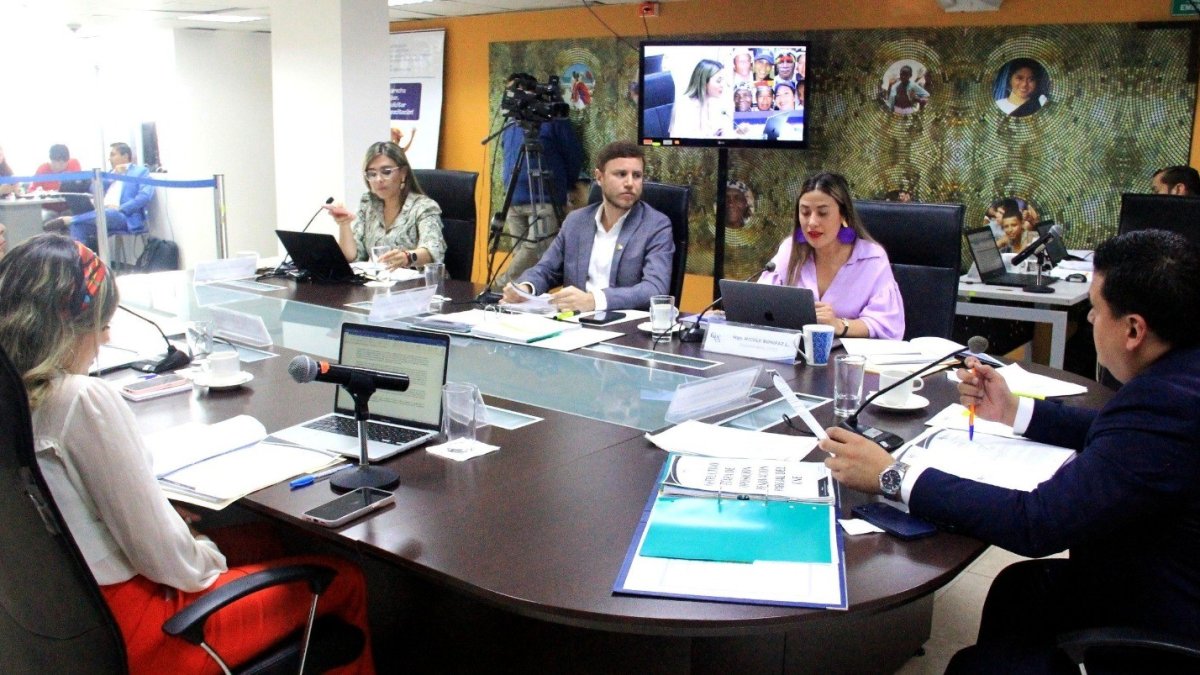 Panorama. El pleno del CPCCS llega fraccionado a la diligencia, en medio de acusaciones entre sus integrantes.