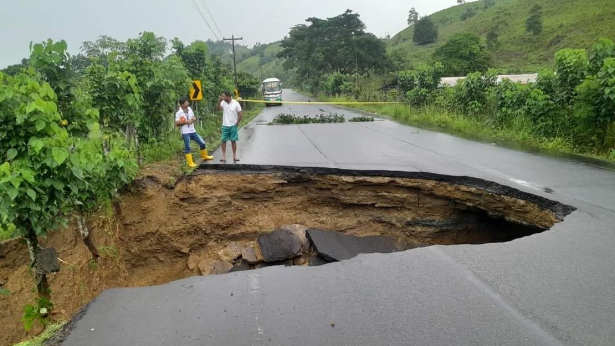Las lluvias de inicios de año afectaron a la provincia de Esmeraldas. Dejando hogares y negocios incomunicados.