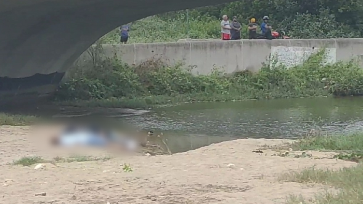 Escena. Los cuerpos estaban abajo del puente de la avenida Malecón, en Puerto López.
