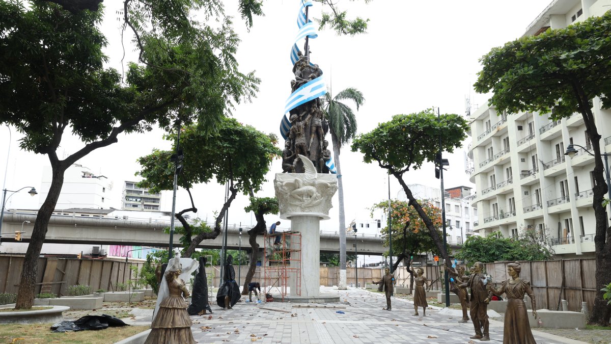 Obra. La Plaza Bicentenario ha sufrido varias fechas de entrega.