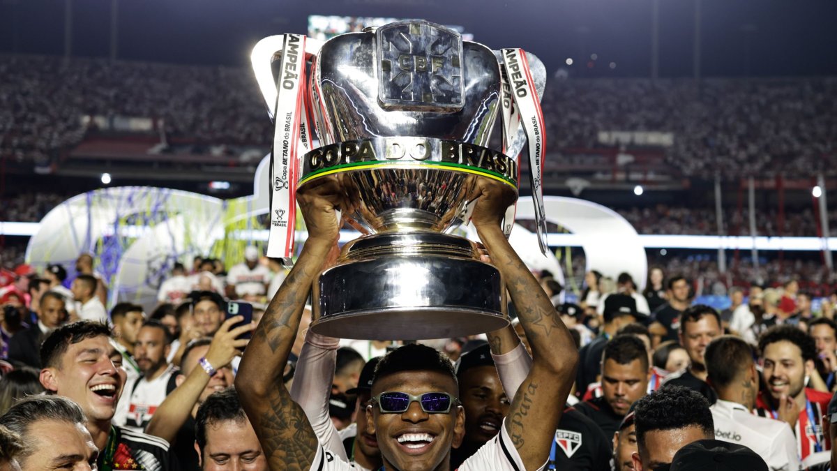Arboleda se quedó con la Copa Brasil ante el Flamengo.