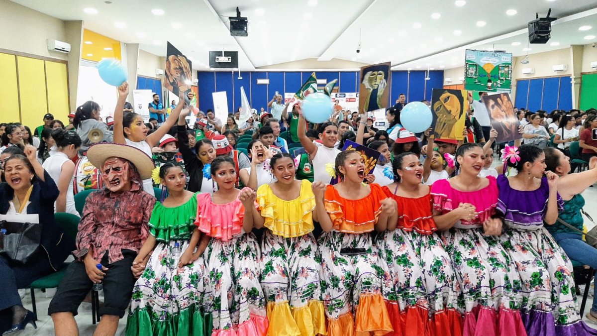 Los estudiantes mostraron sus habilidades en diferentes presentaciones artísticas.