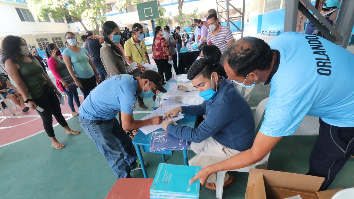 Los textos observados por Contraloría fueron entregado en tiempo de pandemia.