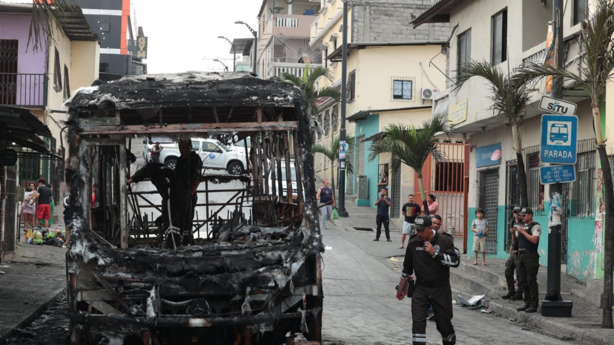 La unidad de transporte quedó prácticamente destruida.