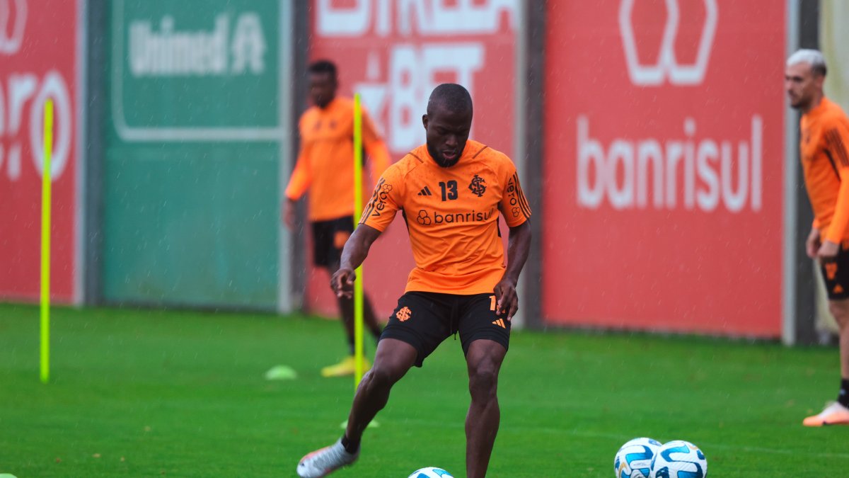 Valencia estará junto al brasileño Wanderson en el ataque colorado.