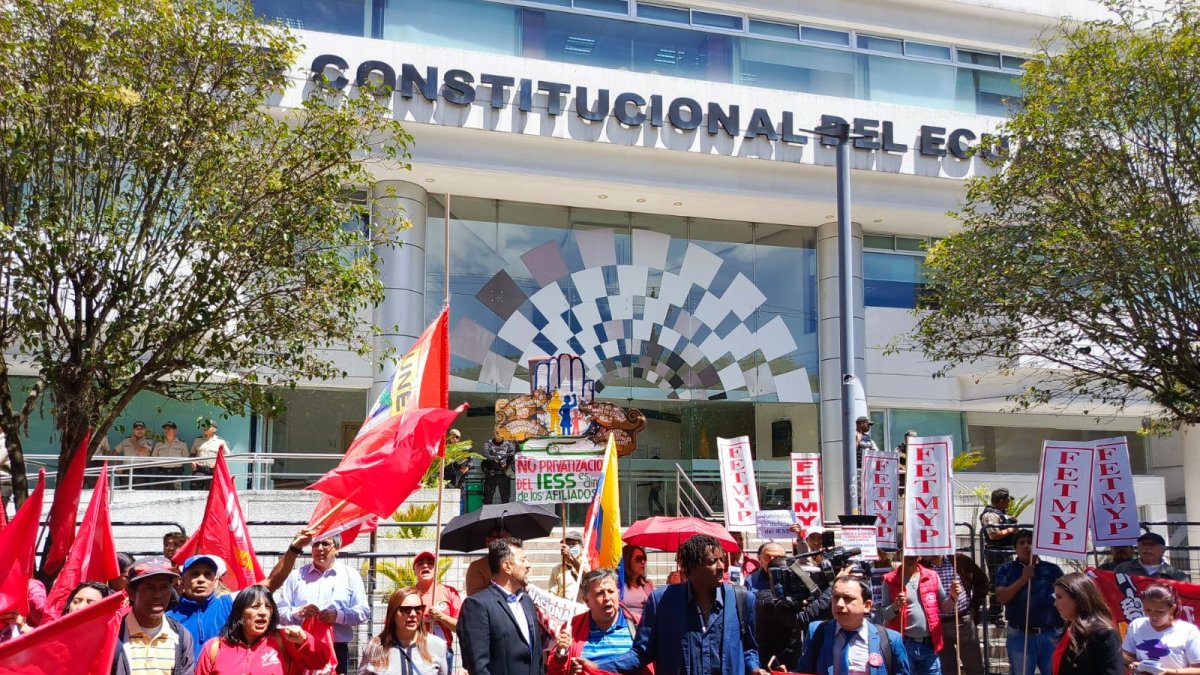 La Unidad Nacional de Educadores (UNE) manifestaron en contra de la propuesta legal este 26 de septiembre de 2023.