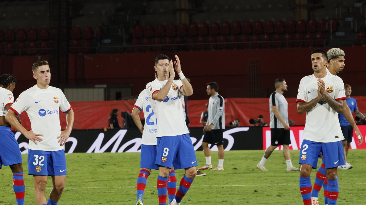 Los jugadores del FC Barcelona tras el partido de la séptima jornada de LaLiga entre el RCD Mallorca y el FC Barcelona.