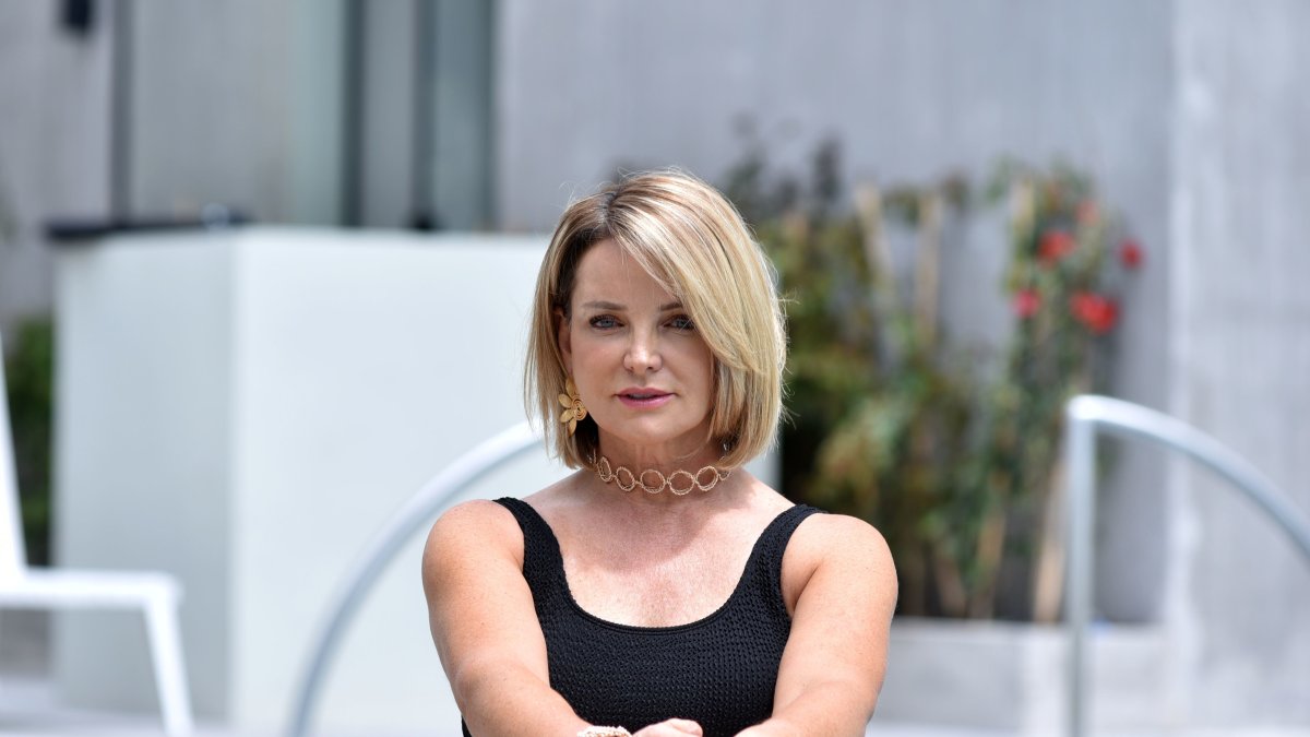 Janet Hinostroza cuenta con su propio canal. Su contenido se replica en otros medios audiovisuales.