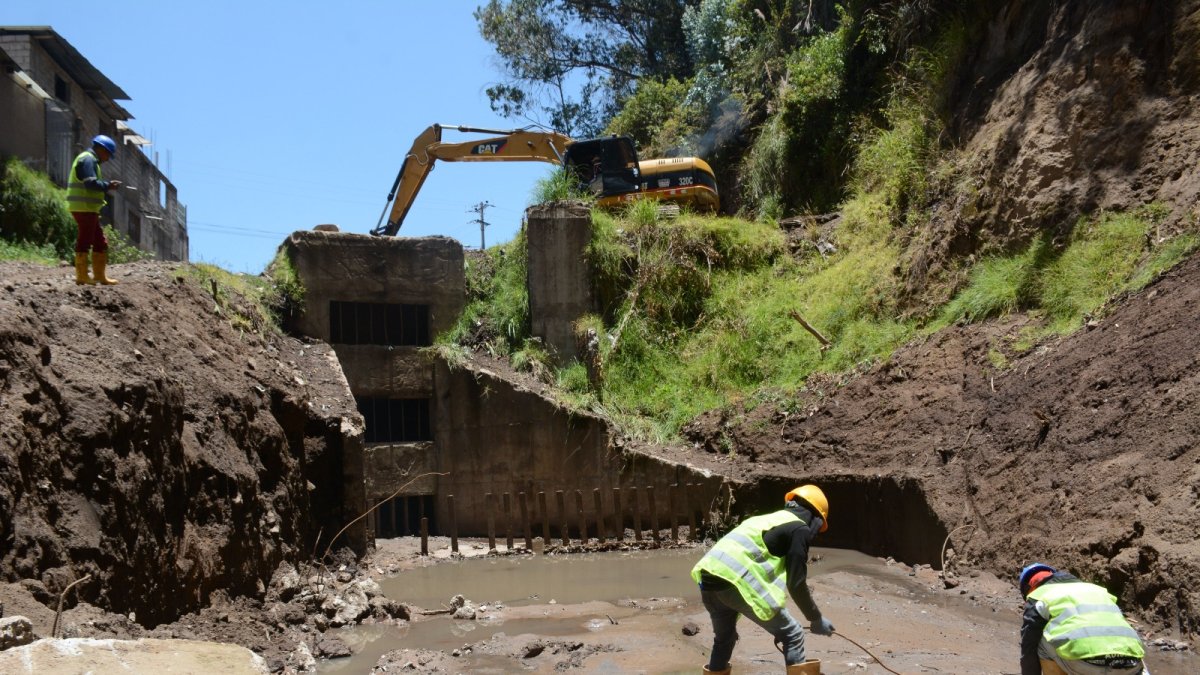 Epmaps intensifica el mantenimiento de redes de alcantarillado para hacer frente al invierno.