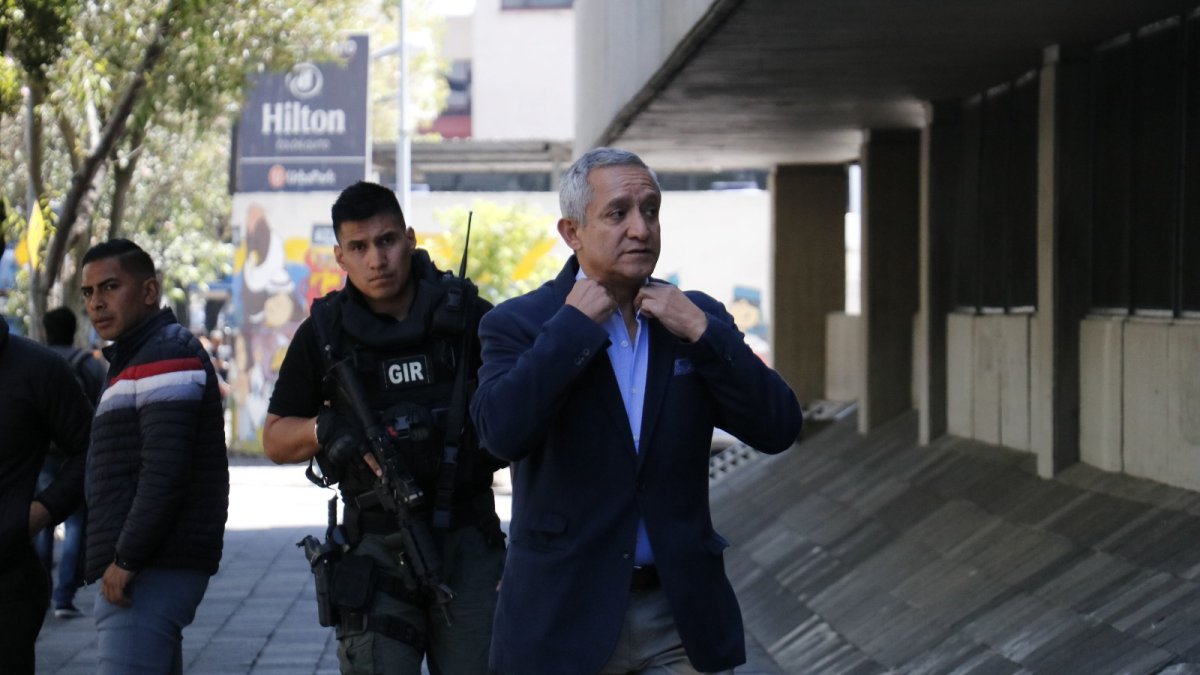 Patricio Carrillo durante su comparecencia a la Fiscalía.