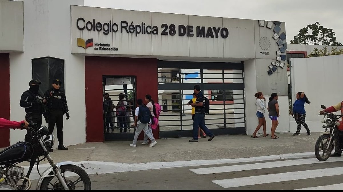 Resguardo. La unidad educativa que está ubicada en el noroeste de Guayaquil, fue intervenida por el repunte de hechos violentos.