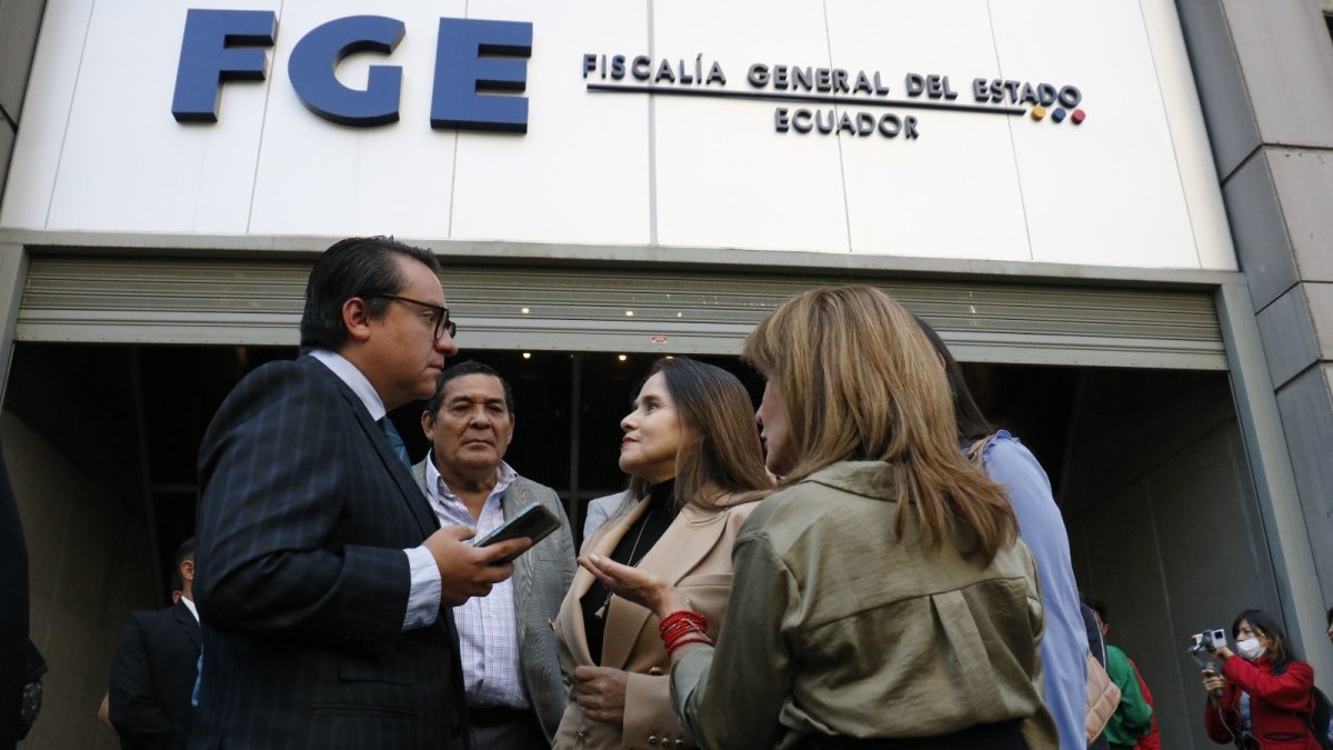 Acto. Los legisladores fueron a la Fiscalía General del Estado.