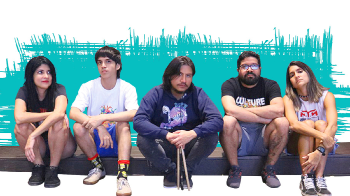 La alineación actual está compuesta por Catalina Coronel (bajo), Iván Jiménez (guitarra), José Benenaula (Cheo, batería), Gary Huacón (guitarra) y Elizabeth Coronel (voz).