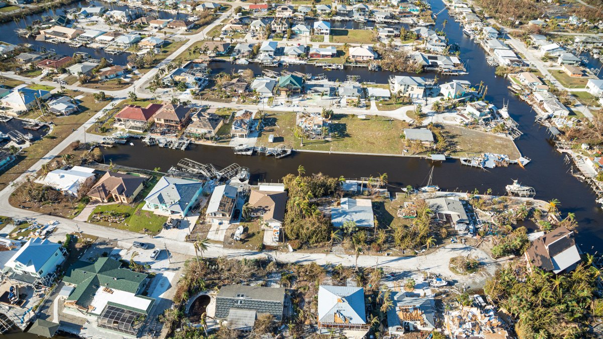 Fotografía de archivo cedida hoy por la Oficina de Aduanas y Protección Fronteriza de Estados Unidos (CBP) donde se muestra una vista aérea de la destrucció del huracán Ian 