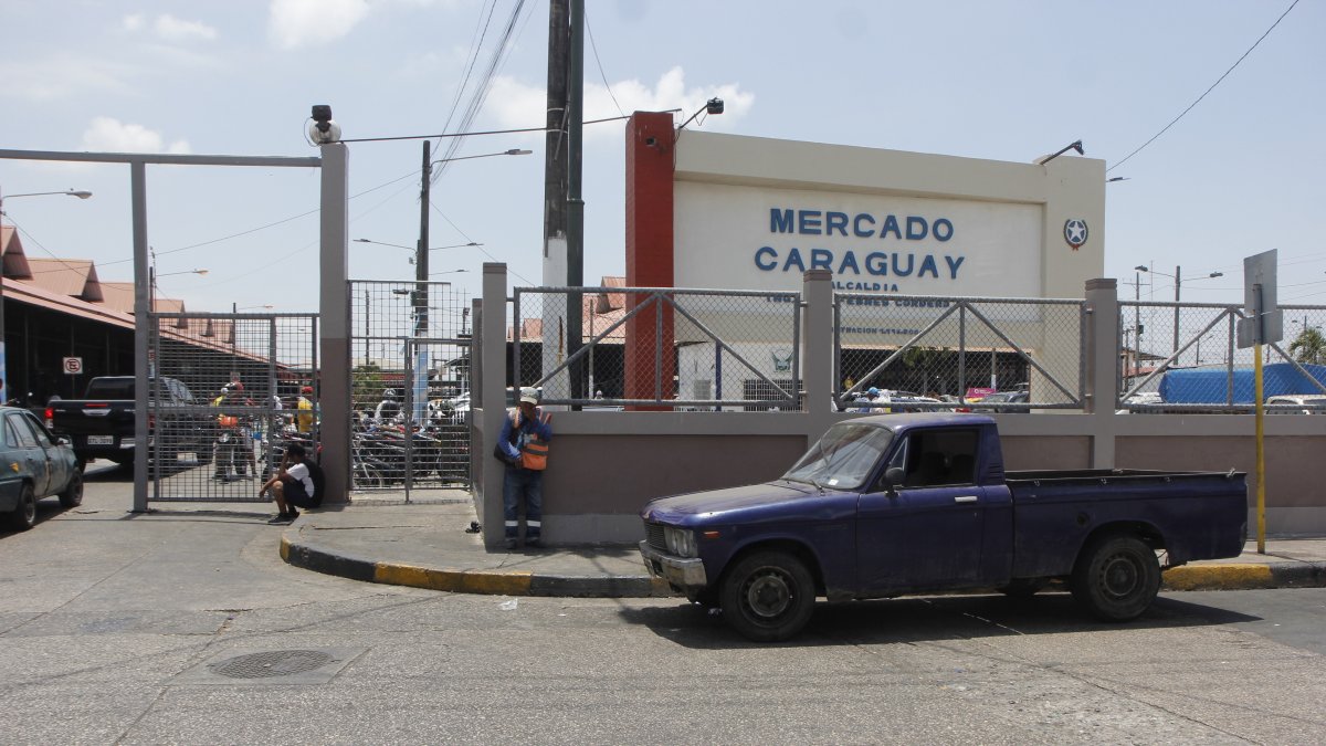 Guayaquil. El mercado Caraguay se ubica en el sector sureste y es uno de los más importantes de la ciudad. Genera un gran movimiento económico.