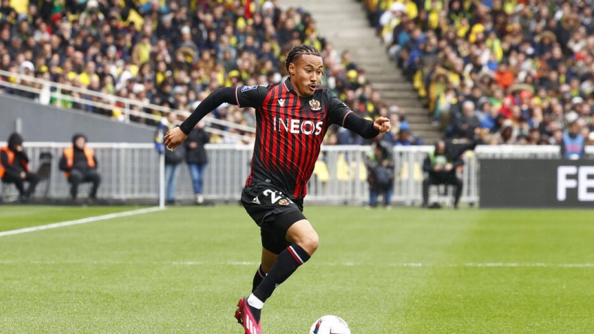 Alexis Beka Beka, de 22 años, intentó suicidarse saltando desde un puente en Niza, Francia, el 29 de septiembre.