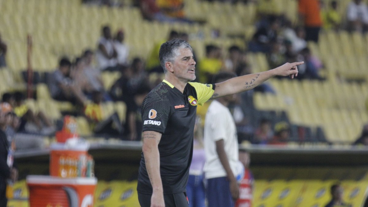 Diego López entrenador de Barcelona, la mayor parte de su carrera la hizo en Italia.