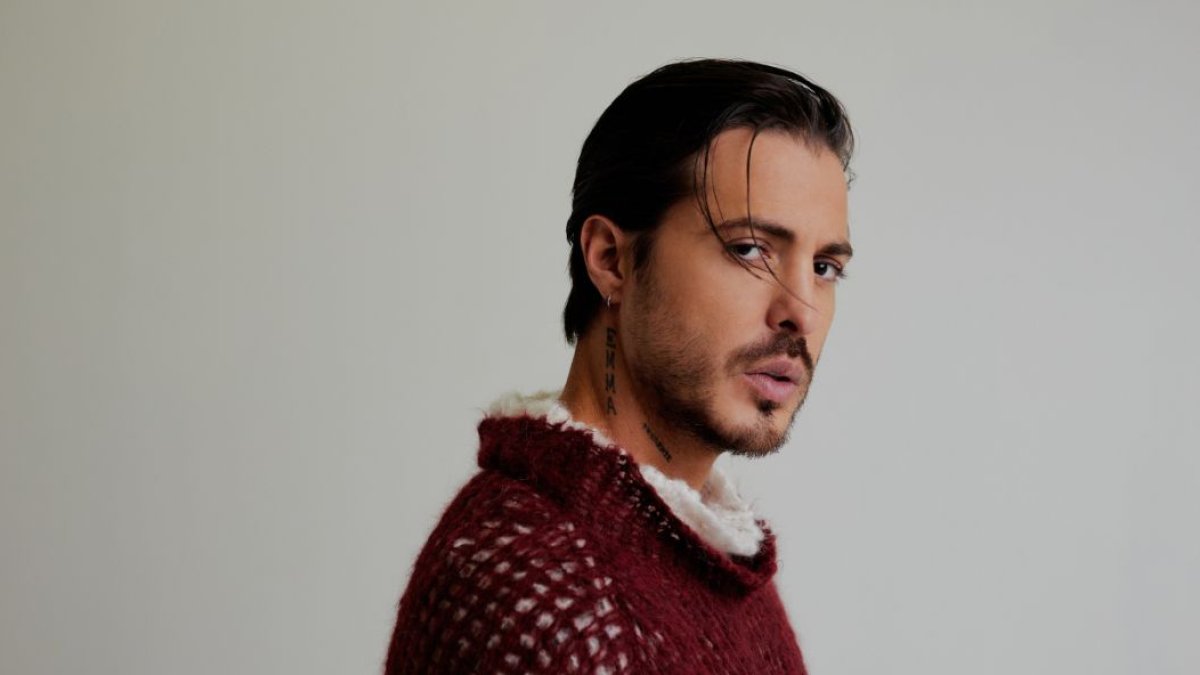 Llane tiene 33 años.