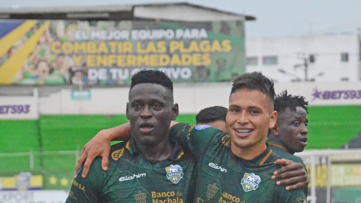Coronel celebró con las cámaras la segunda del partido.