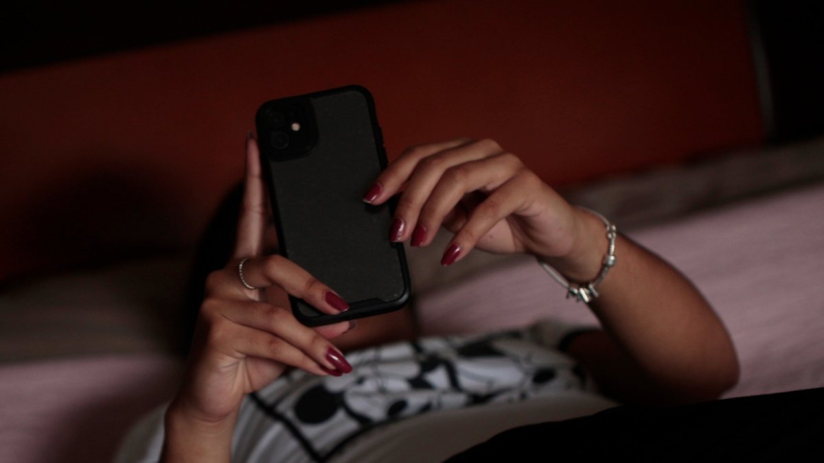 La estrategia previene y detecta situaciones de violencia digital.