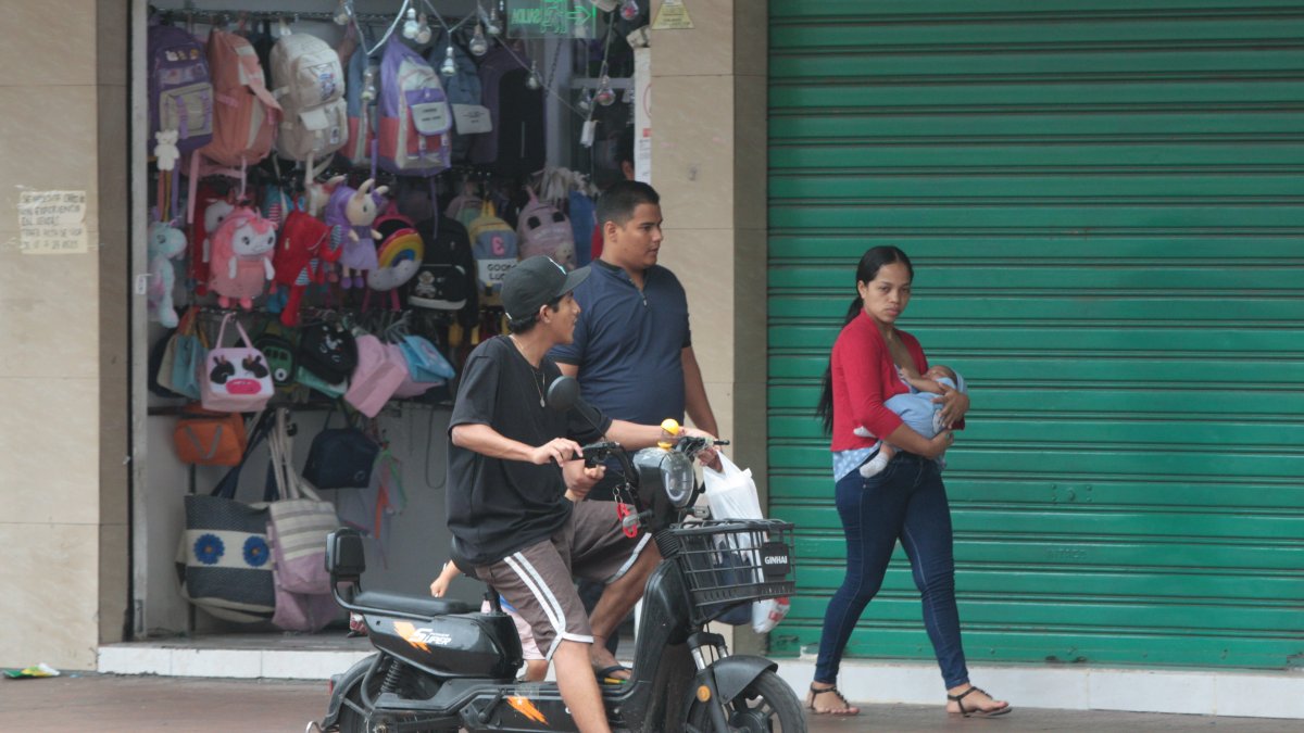 Las motos eléctricas circulan por cualquier lado