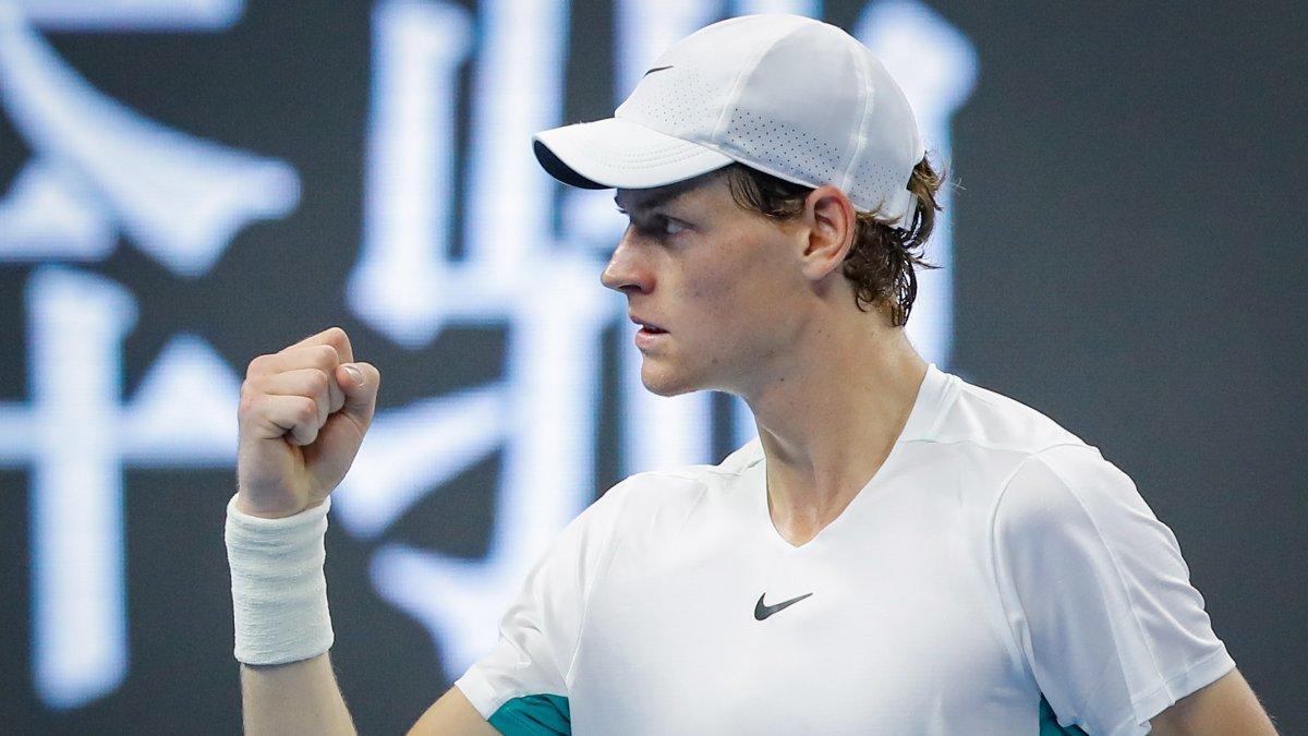 El italiano se llevó el primer y tercer set para clasificar a semifinales.