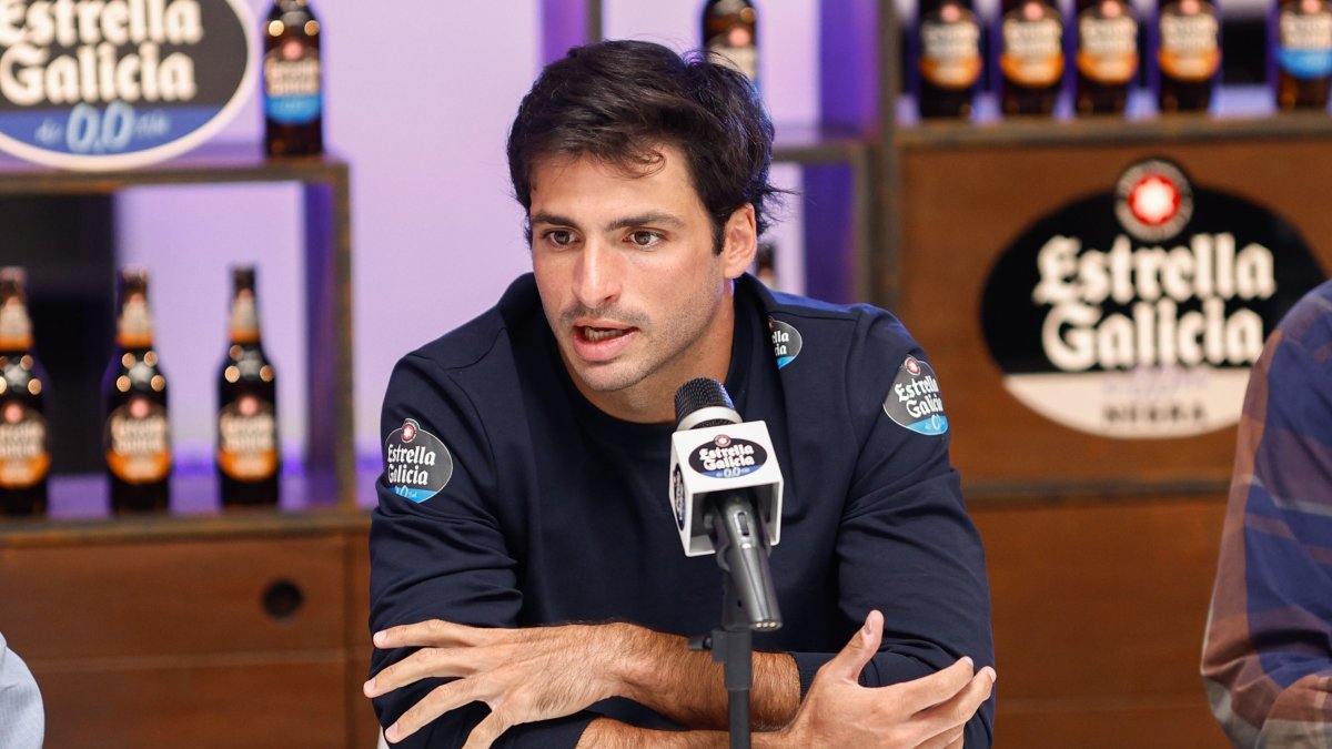 ainz  atendió a la prensa en un evento previo a lo que será el GP de Qatar, evento en donde el español espera el podio.