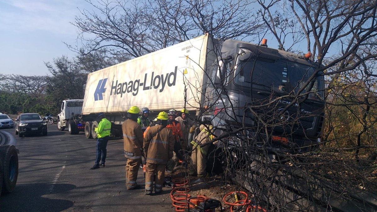 Este mes se reportó un tráler se accidentó en vía a la costa, sin embargo no ha sido el único en el año. 