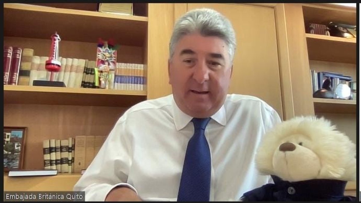 Beneficios. El embajador británico en Quito informó que se puede postular hasta el 7 de noviembre.
