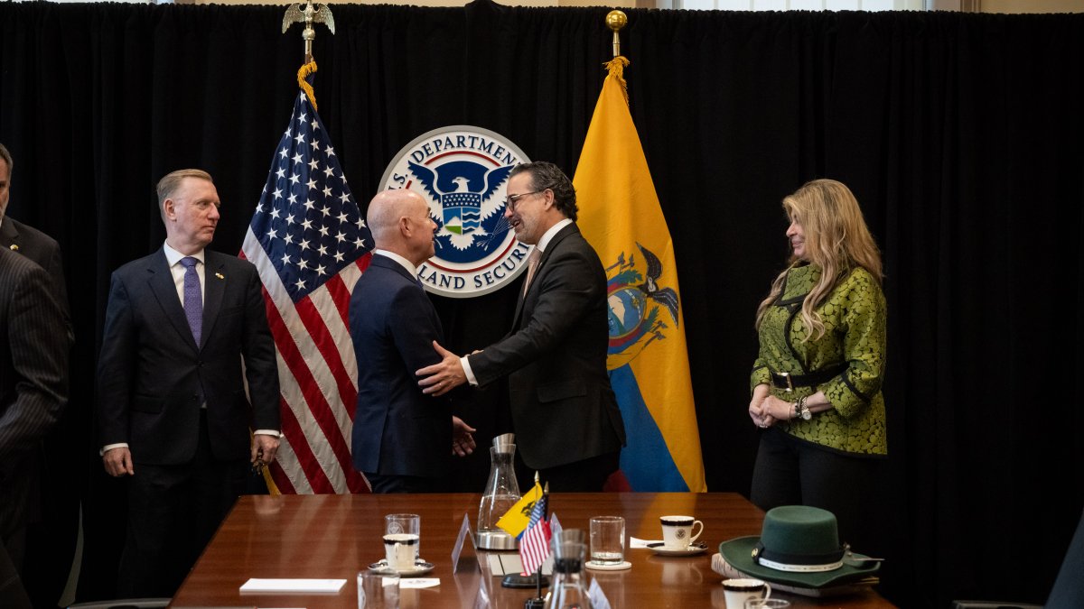 En su reciente gira por Estados Unidos, Manrique se reunió con autoridades del gobierno de Joe Biden.