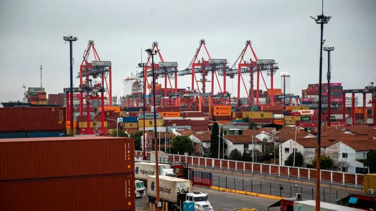 Comercio. Vista general del Puerto Comercial de la ciudad, ubicado en la ciudad de Buenos Aires.