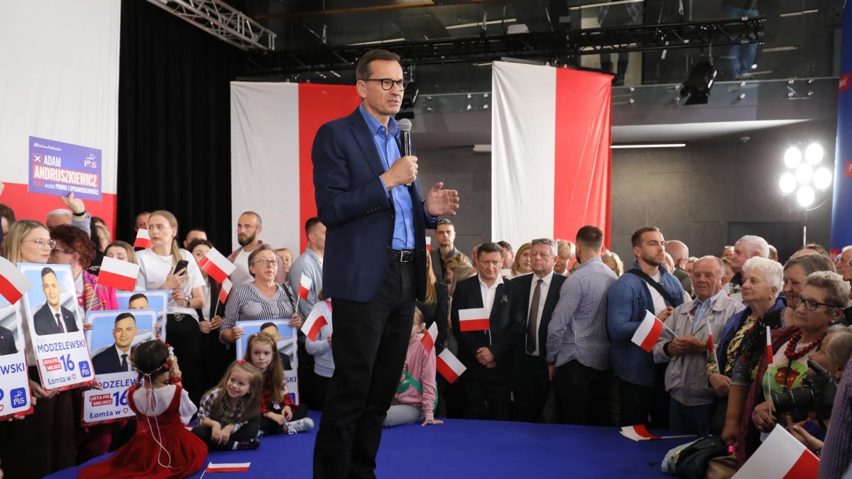 El primer ministro de Polonia, Mateusz Morawiecki, pidió castigar a los youtubers acusados de pederastia.