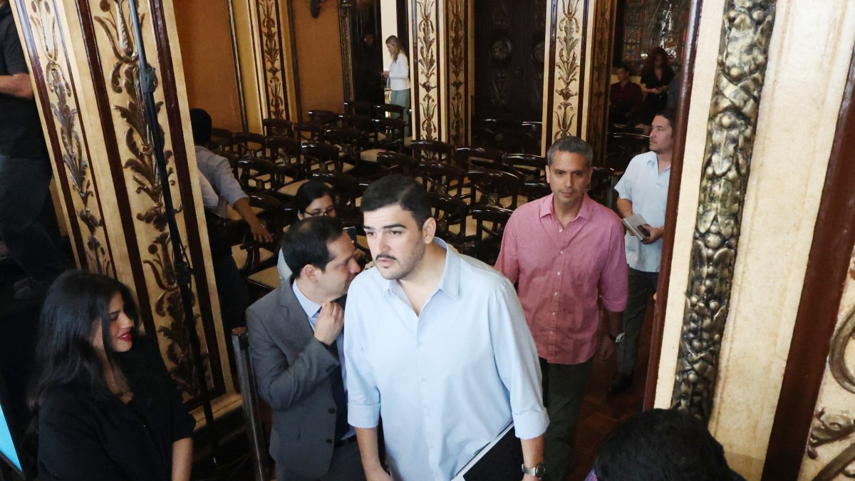 El burgomaestre es de la Revolución Ciudadana, movimiento que auspicia a Luisa González.