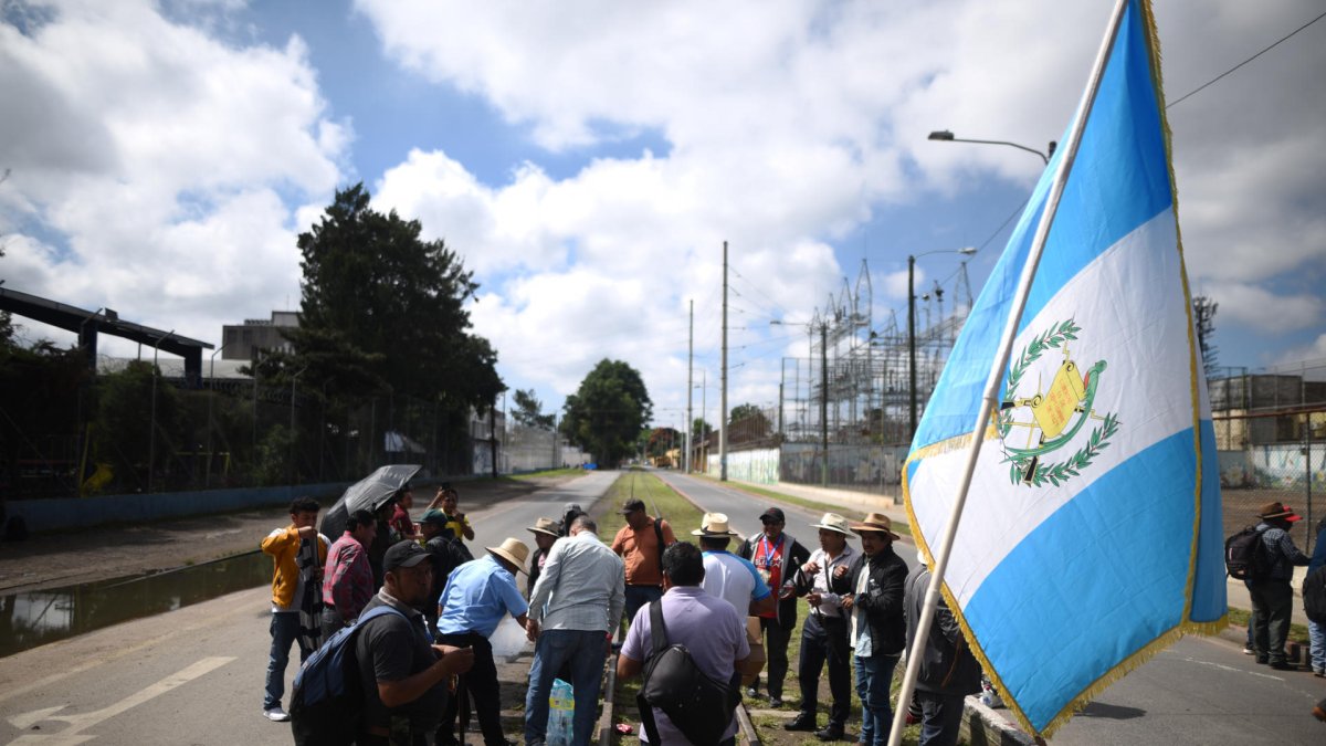 Autoridades indígenas y campesinos exigen la salida de la fiscal general, Consuelo Porras.