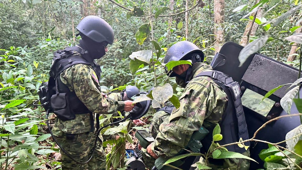 Hallazgo. Los militares recibieron información de Inteligencia Militar que les permitió localizar los artefactos.