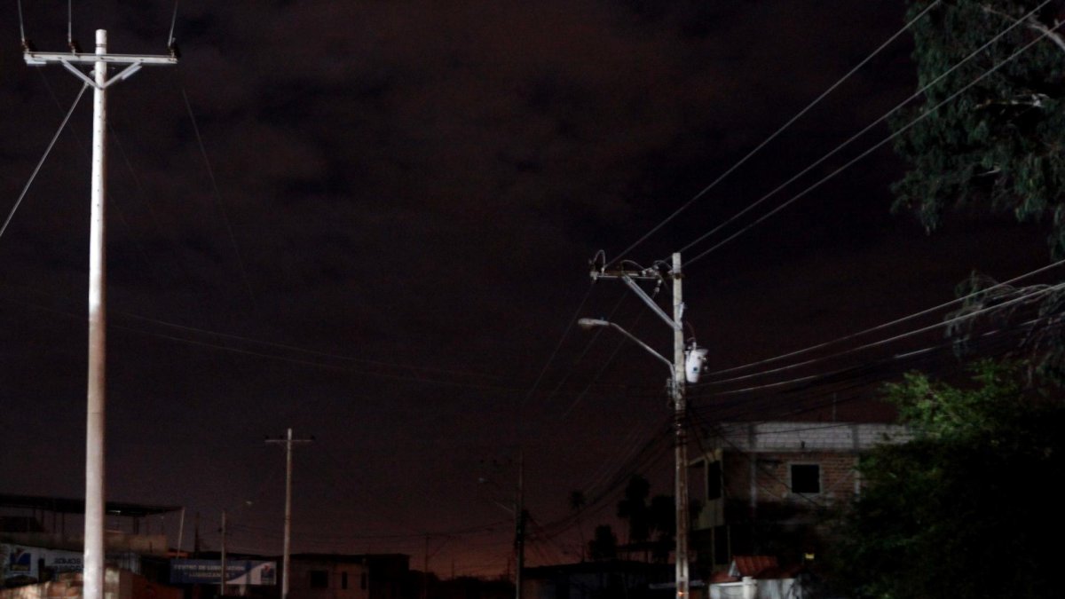 Los cortes de electricidad se registraron en varios sectores de la capital, Quito, y de Guayaquil. Fotografía de archivo.