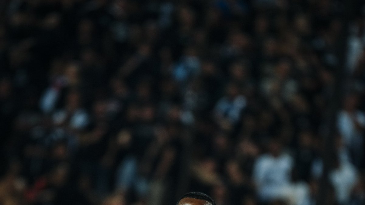 Con pocas acciones defensivas, Pacho tuvo un mal partido de visita.