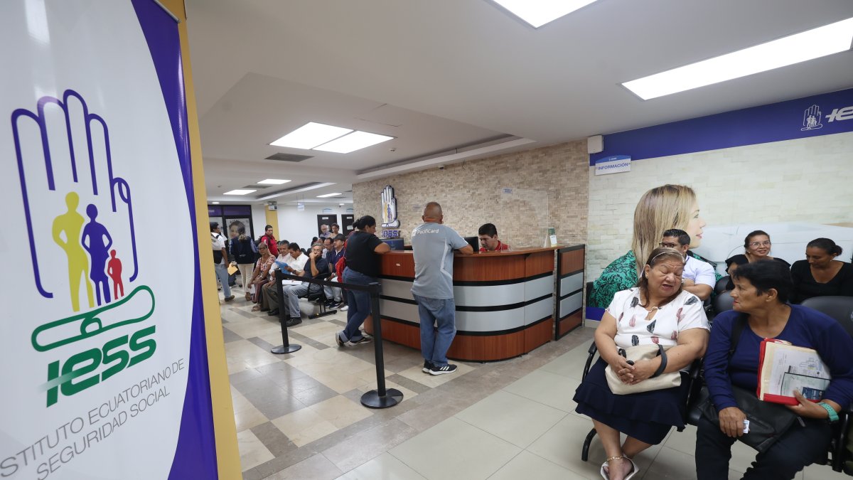 Los principales perjudicados de la falta de gobernabilidad son los afiliados, según analistas.