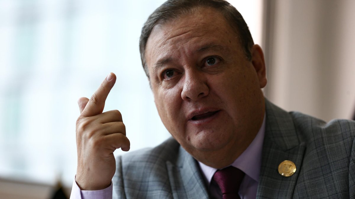 Fotografía de archivo en la que se registró al ministro del Interior de Ecuador, Juan Zapata.