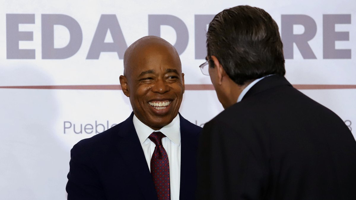 El alcalde de la ciudad de Nueva York, Eric Adams, en su visita en México.