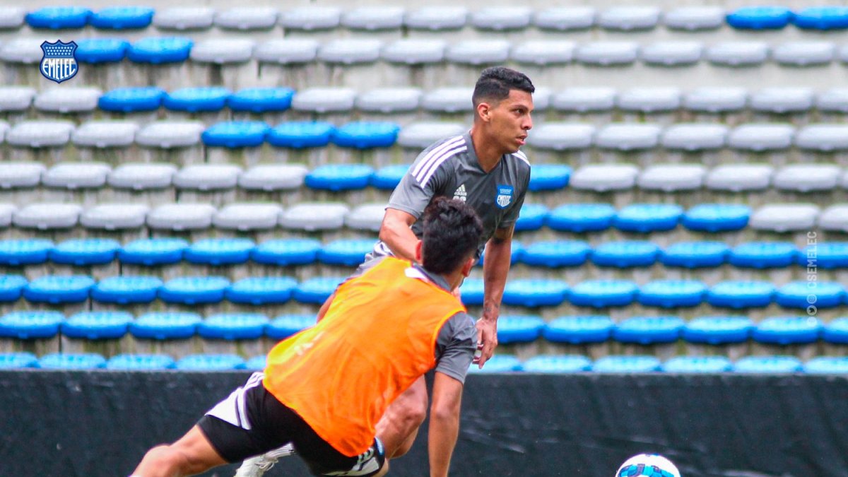 Luis Fernando León regresará a la titularidad de Emelec, para el duelo ante Cumbayá.