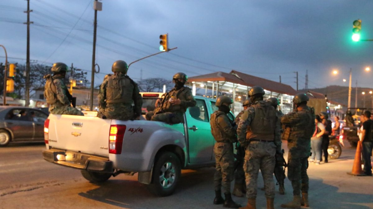 Militares ingresan a la cárcel del litoral por hechos violentos.