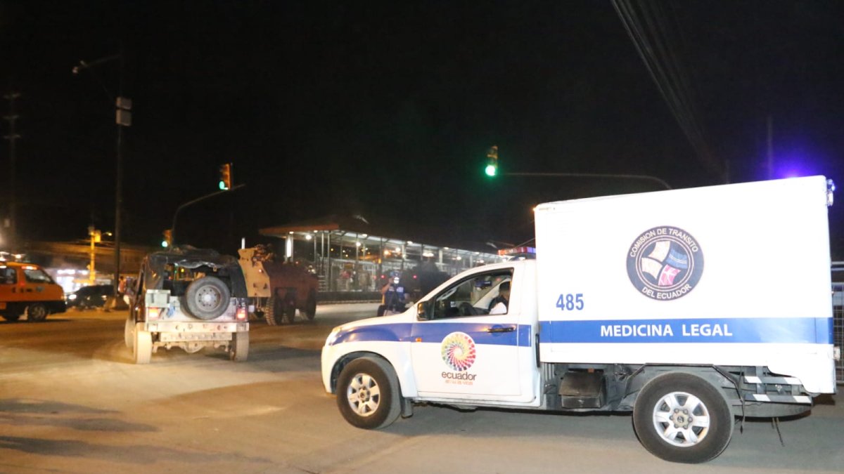 Medicina legal recogió los cadáveres de los reclusos