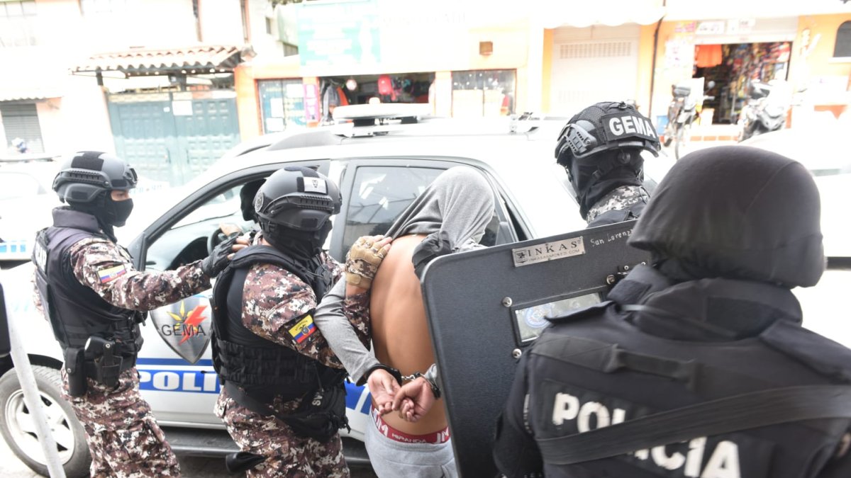 Dos PPL fueron trasladados desde la cárcel de Quito.