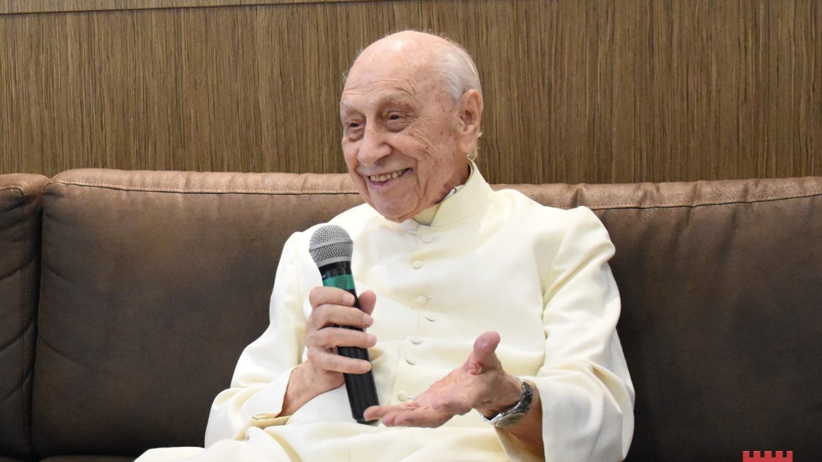 El sacerdote español José Reig Satorres es autor de obras jurídicas e históricas.